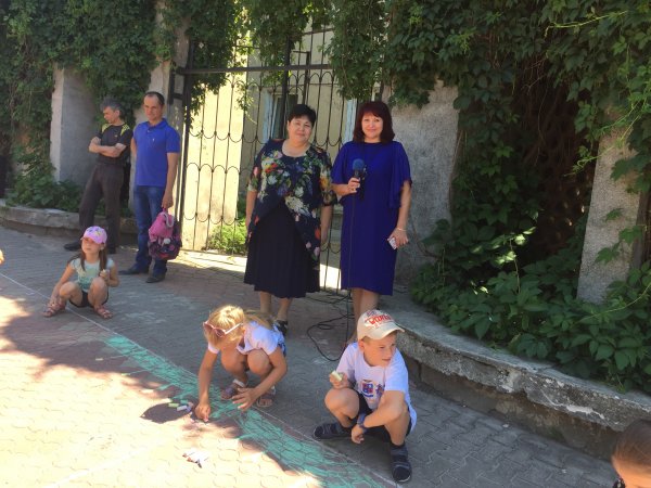 Юні ковельчани малювали рідне місто кольоровою крейдою ФОТО Юні ковельчани малювали рідне місто кольоровою крейдою ФОТО