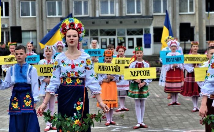 Вишивана Україна: у Ковелі відбувся флешмоб з нагоди Дня вишиванки