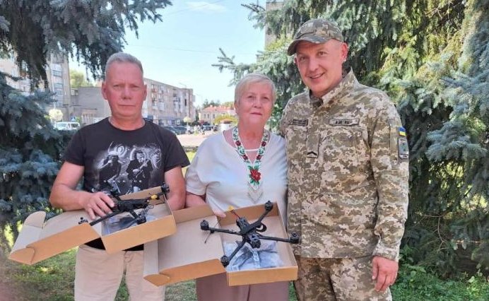 Пенсіонерка з Ковеля передала дрони прикордонникам