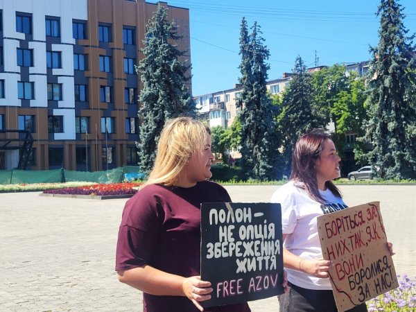 У Ковелі відбулася акція на підтримку військовополонених і в пам’ять про жертв теракту в Оленівці