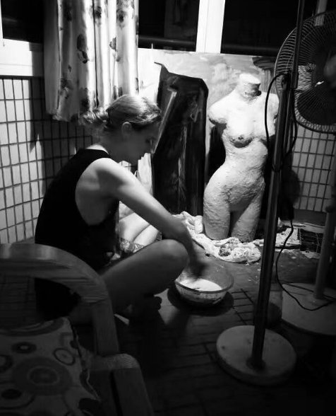 Ковельчанка працювала дизайнером і художником в Шанхаї. Її творчі роботи - на відомих світових виставках. ФОТО Ковельчанка працювала дизайнером і художником в Шанхаї. Її творчі роботи - на відомих світових виставках. ФОТО