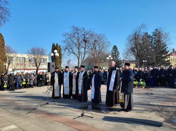 У третю річницю війни ковельчани вшанували пам’ять загиблих Героїв
