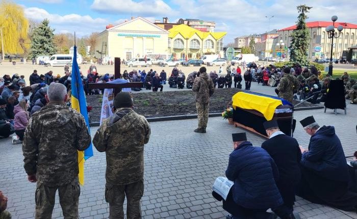 Восени став на захист рідної України: у Ковелі попрощались з Героєм Олександром Галенком