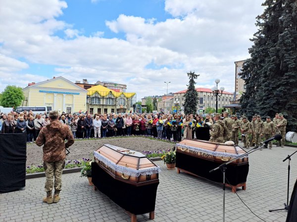 Ковельчани провели в останню земну дорогу двох своїх Героїв – Максима Плотнікова та Руслана Фатхудінова