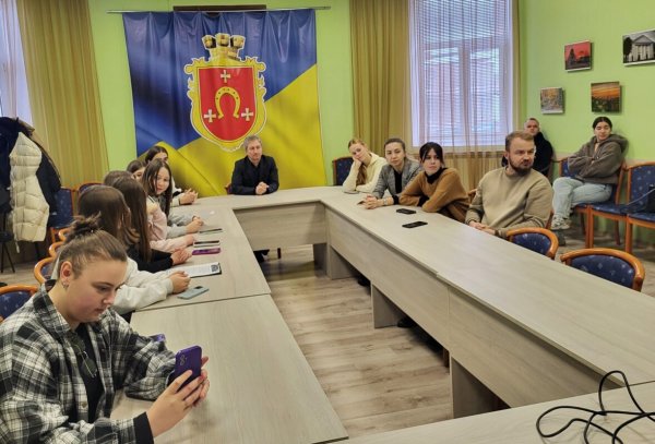 Команда ліцею №10 отримала грант на реалізацію молодіжного проєкту Команда ліцею №10 отримала грант на реалізацію молодіжного проєкту