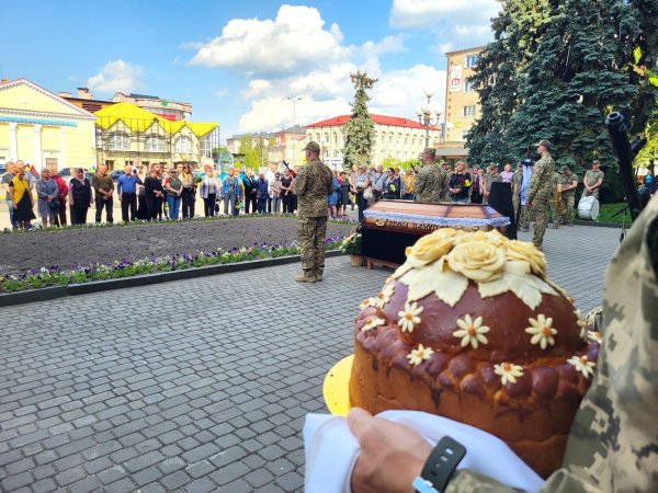 Уклін тобі, Герою: ковельчани віддали останню шану Максиму Ткачуку