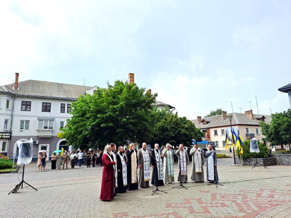 День Державності України: у Ковелі вшанували Героїв і вручили державні та міські нагороди