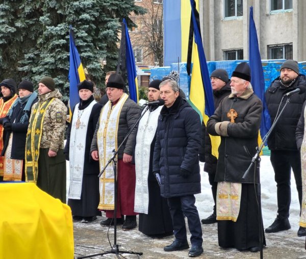 Ковель попрощався з полеглими Захисниками Миколою Сичем та Андрієм Вдовиченком Ковель попрощався з полеглими Захисниками Миколою Сичем та Андрієм Вдовиченком