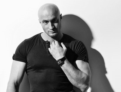 Простий хлопчина з Люблинця став відомим актором і фітнес-тренером: Віктор Андрущенко розповів про своє життя і творчість