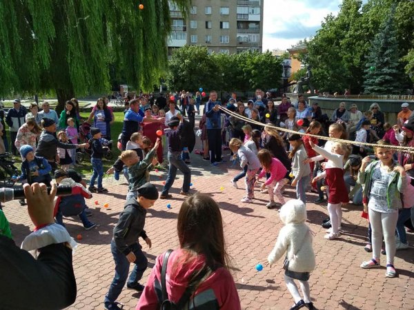 На День молоді у Ковелі відбулась піратська вечірка На День молоді у Ковелі відбулась піратська вечірка