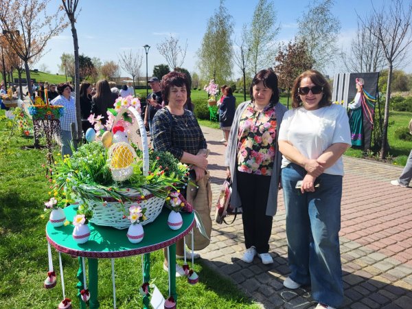 У Ковелі в парку Шевченка встановили Великодні композиції. Фото