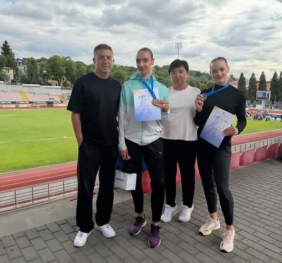 Ковельські легкоатлетки здобули золото і срібло чемпіонату України та вибороли путівки на міжнародні старти