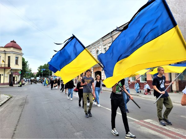 Небесне воїнство поповнилось ангелом у білій вишиванці: У Ковелі попрощались з загиблим Героєм Андрієм Михайленком