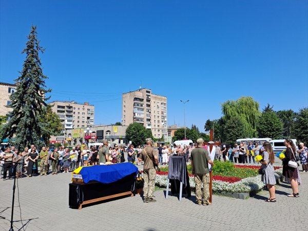 Ковель попрощався із Захисником Віталієм Півнем Ковель попрощався із Захисником Віталієм Півнем