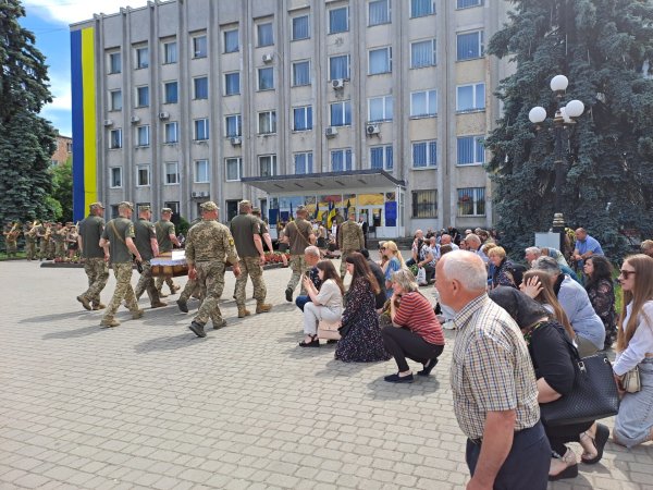 Назавжди 46: ковельчани попрощались з Героєм Сергієм Булавкою