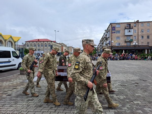 Мав серце і витривалість воїна: у Ковелі провели в останню дорогу Героя Павла Шайтана