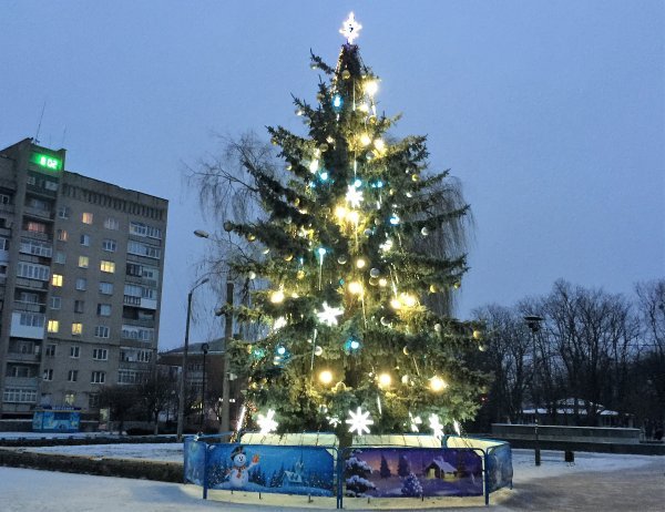 «Сяйво новорічних свят» чекає  ковельську дітвору 3 січня біля міської ялинки