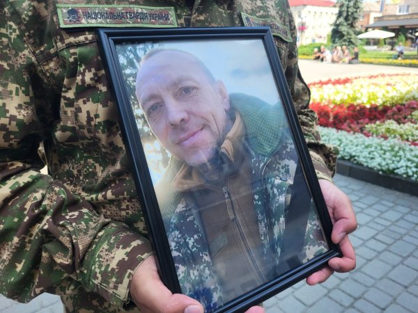 Ковель провів в останню путь двох Захисників — Юрія Лобашова та Олександра Дубука Ковель провів в останню путь двох Захисників — Юрія Лобашова та Олександра Дубука