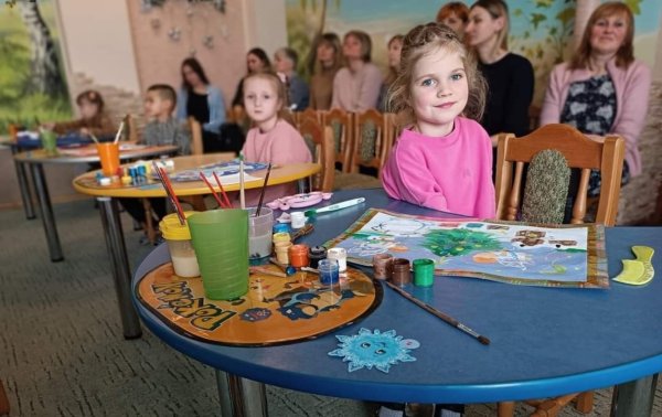 Дошкільнята малювали для захисників: у Ковелі організували конкурс маленьких художників Дошкільнята малювали для захисників: у Ковелі організували конкурс маленьких художників
