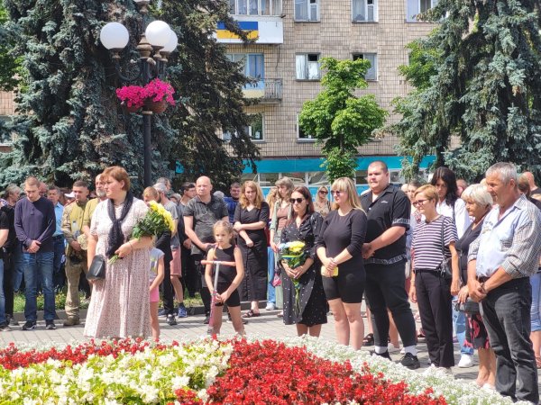 Спасибі тобі, Герою. Ковельчани віддали останню шану Руслану Мазурику