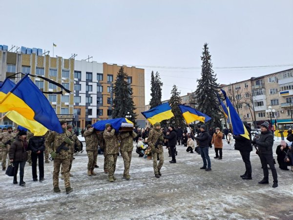 Ковель попрощався з полеглими Захисниками Миколою Сичем та Андрієм Вдовиченком Ковель попрощався з полеглими Захисниками Миколою Сичем та Андрієм Вдовиченком