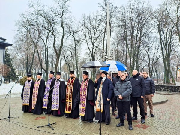 У Ковелі вшанували пам’ять загиблих у четверту річницю повномасштабної війни У Ковелі вшанували пам’ять загиблих у четверту річницю повномасштабної війни