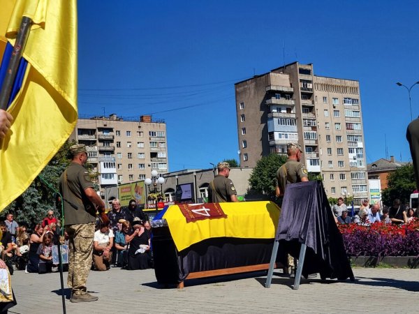Ковель попрощався із Захисником Олегом Бортніком, який 22 місяці вважався зниклим безвісти Ковель попрощався із Захисником Олегом Бортніком, який 22 місяці вважався зниклим безвісти