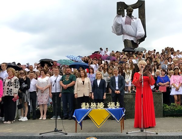 У Ковелі відбувся фестиваль шкільного вальсу У Ковелі відбувся фестиваль шкільного вальсу