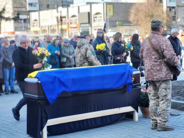 У Ковелі попрощалися із загиблим захисником Вячеславом Куцем У Ковелі попрощалися із загиблим захисником Вячеславом Куцем