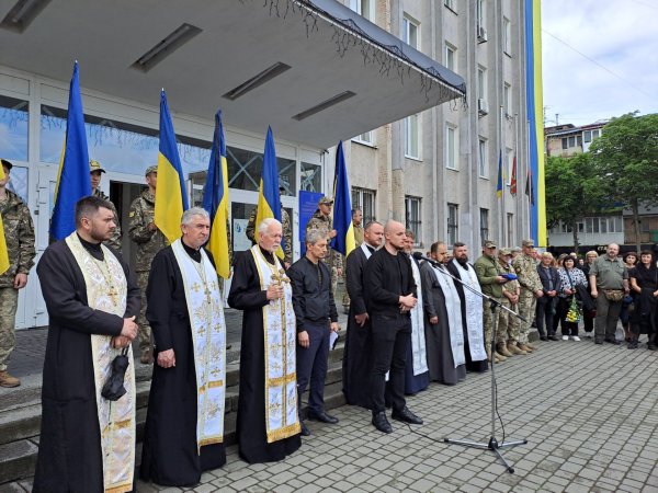 Мав серце і витривалість воїна: у Ковелі провели в останню дорогу Героя Павла Шайтана