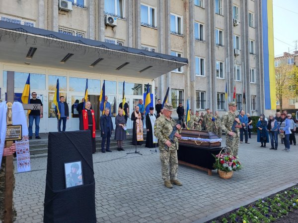 Ковельчани провели в останню земну дорогу полеглого Героя Сергія Селіванова