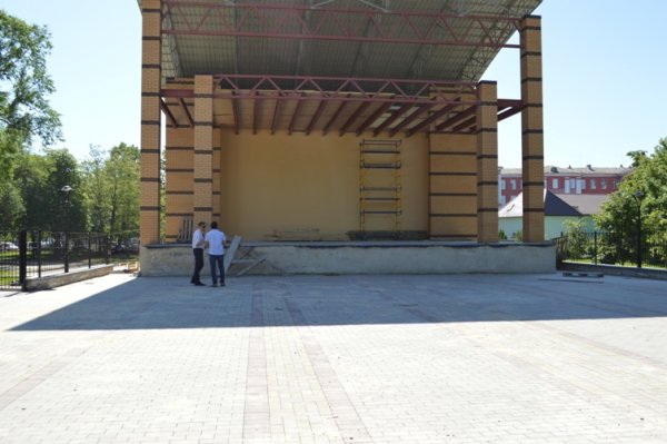 У Ковелі завершується будівництво літньої естради У Ковелі завершується будівництво літньої естради