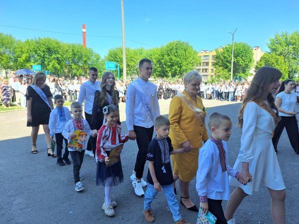 У ковельських школах пролунав останній дзвоник У ковельських школах пролунав останній дзвоник