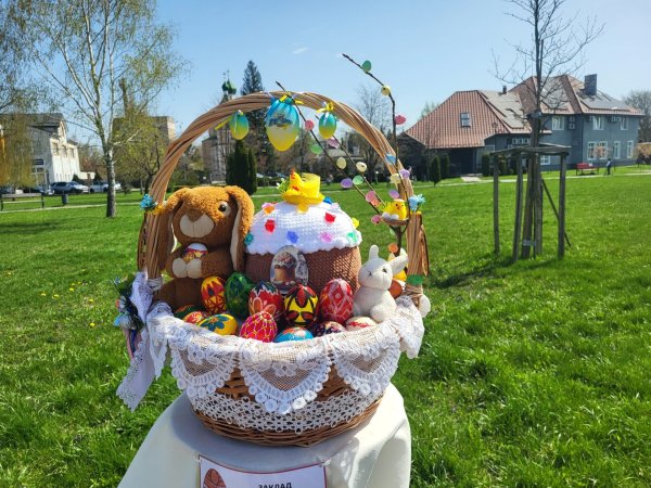 У Ковелі в парку Шевченка встановили Великодні композиції. Фото