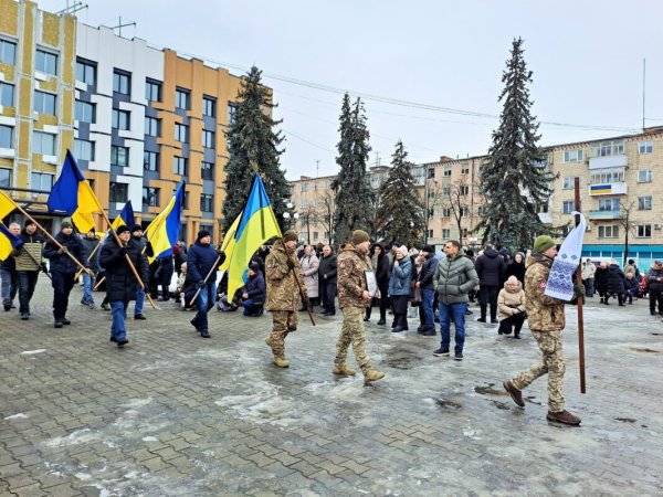 Ковель попрощався із Захисником Сергієм Томашевичем, який загинув на Покровському напрямку Ковель попрощався із Захисником Сергієм Томашевичем, який загинув на Покровському напрямку