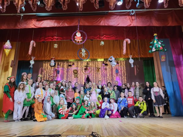 Нова вистава театру «10 ряд 10 місце» зібрала аншлаг в народному домі “Просвіта” Нова вистава театру «10 ряд 10 місце» зібрала аншлаг в народному домі “Просвіта”