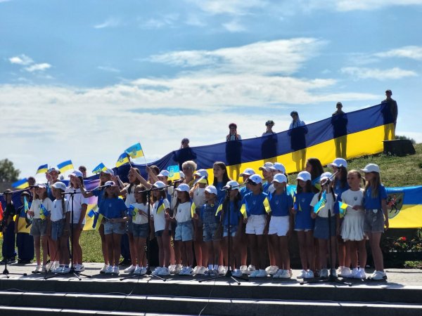 Ковельчани вшанували одну із головних національних святинь – Державний Прапор України