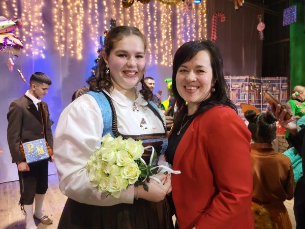 Нова вистава театру «10 ряд 10 місце» зібрала аншлаг в народному домі “Просвіта” Нова вистава театру «10 ряд 10 місце» зібрала аншлаг в народному домі “Просвіта”