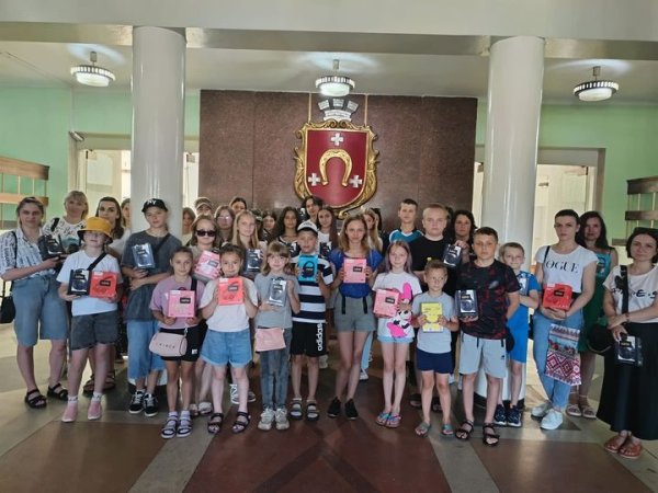 Благодійний фонд “Українська фундація “Мрія” зробив подарунок дітям, які втратили батьків на війні