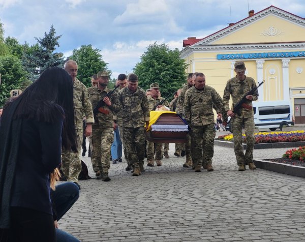 Ковельчани віддали останню шану Героєві Максимові Косюку