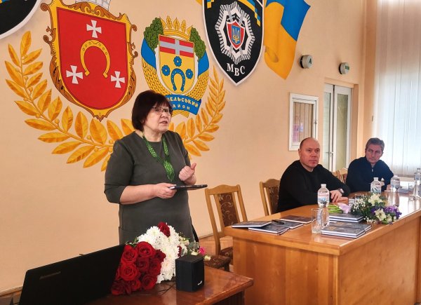 У Ковелі Ніна Горик презентувала книгу пам’яті про офіцера правоохоронних органів Федора Литвинюка «Дорога честі» У Ковелі Ніна Горик презентувала книгу пам’яті про офіцера правоохоронних органів Федора Литвинюка «Дорога честі»