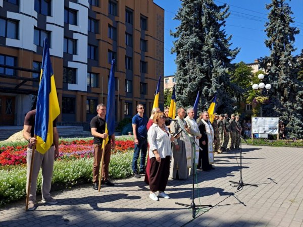 Ковельська громада попрощалася із Захисником Олександром Резванюком Ковельська громада попрощалася із Захисником Олександром Резванюком