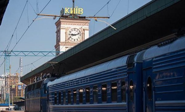 «Укрзалізниця» нагадала пасажирам про перехід на літній час