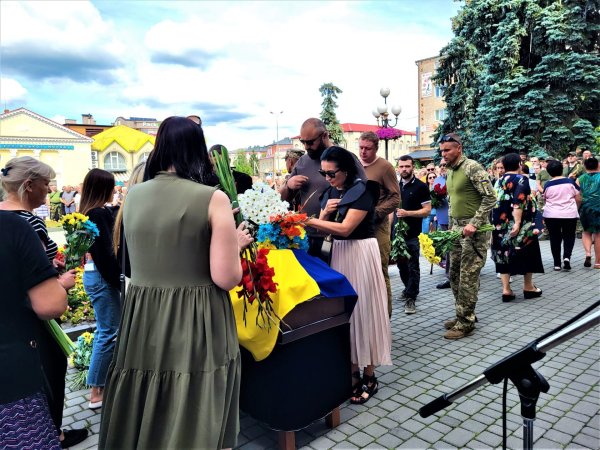 Ковельчани віддали останню шану Герою Юрію Корецькому Ковельчани віддали останню шану Герою Юрію Корецькому