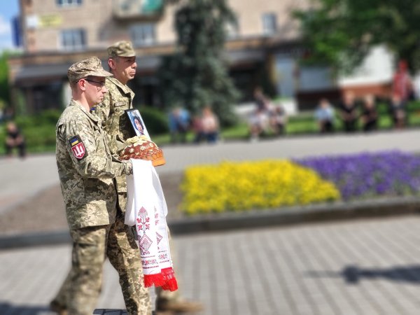 Уклін тобі, Герою: ковельчани віддали останню шану Максиму Ткачуку