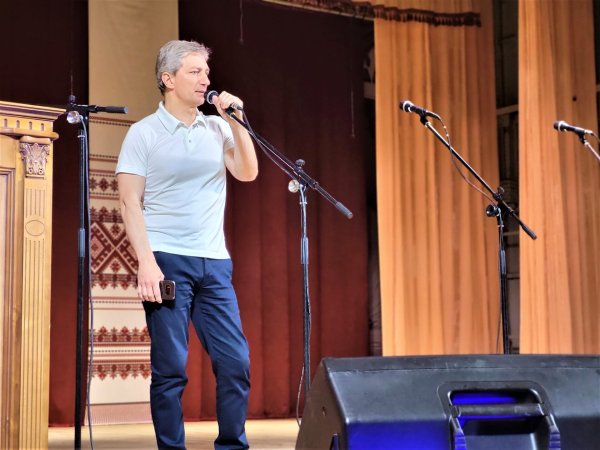 Випускникам ліцею №3 імені Лесі Українки вручили свідоцтва про здобуття повної загальної середньої освіти Випускникам ліцею №3 імені Лесі Українки вручили свідоцтва про здобуття повної загальної середньої освіти