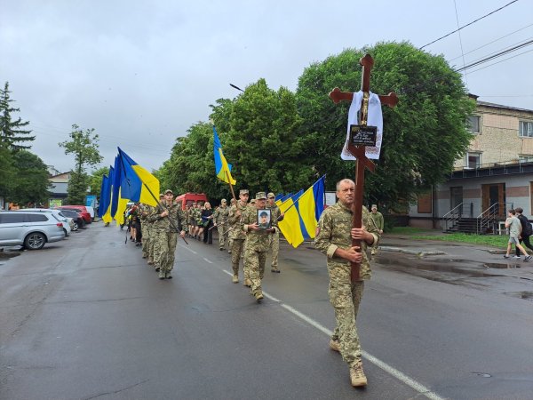 Мав серце і витривалість воїна: у Ковелі провели в останню дорогу Героя Павла Шайтана
