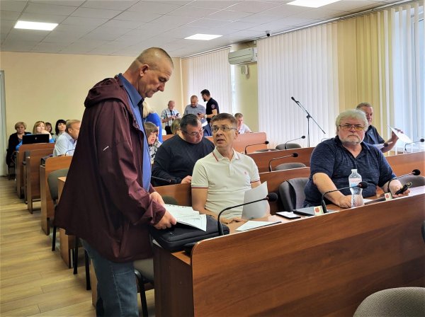 На сесії міської ради виділили понад 11 мільйонів гривень на підтримку ЗСУ. Загалом ухвалено понад 90 рішень На сесії міської ради виділили понад 11 мільйонів гривень на підтримку ЗСУ. Загалом ухвалено понад 90 рішень