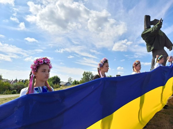 Ковельчани вшанували одну із головних національних святинь – Державний Прапор України