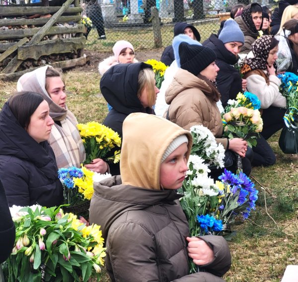 Його серце зупинилось: наша громада віддала останню шану Герою Михайлу Рудню Його серце зупинилось: наша громада віддала останню шану Герою Михайлу Рудню